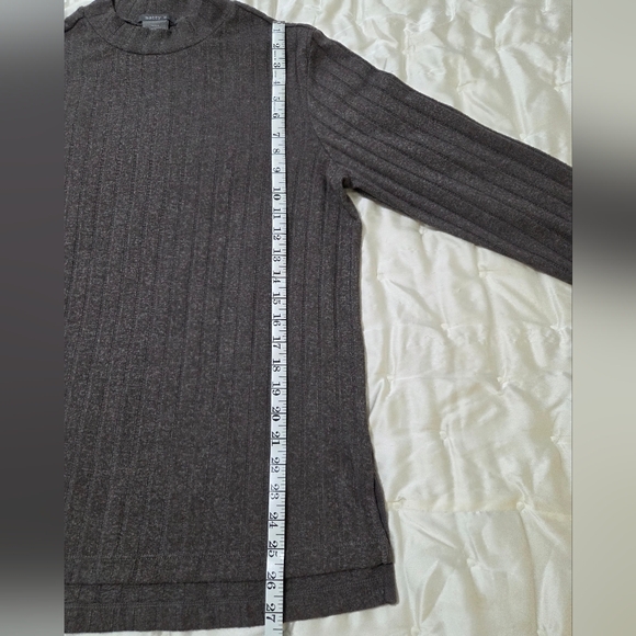 Matty M Ribbed Sweater. - Picture 3 of 6